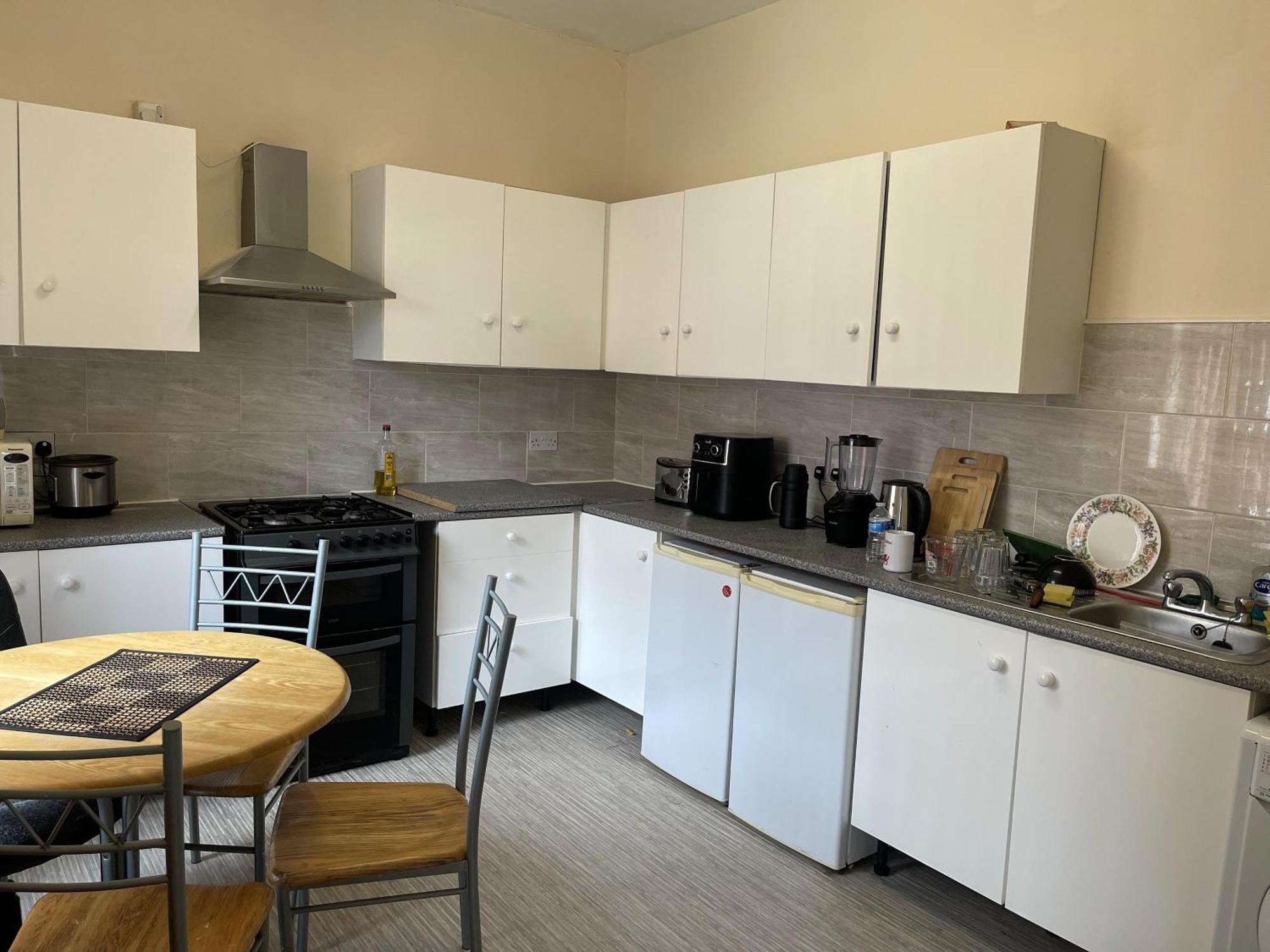 2-Bed Apartment - Sleeps 4 - Street Parking - Wifi Manchester Esterno foto