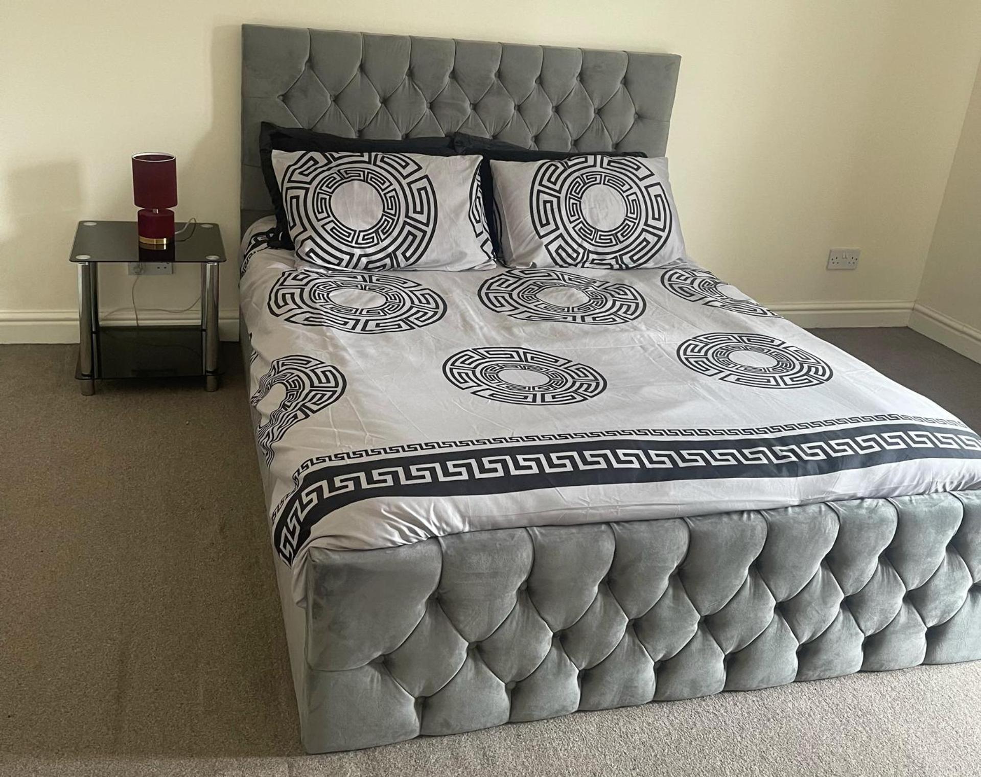 2-Bed Apartment - Sleeps 4 - Street Parking - Wifi Manchester Esterno foto
